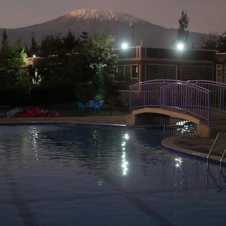 Amboseli Gateway Hotel Kimana Esterno foto