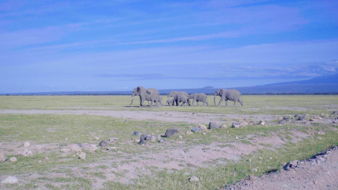 Amboseli Gateway Hotel Kimana Esterno foto