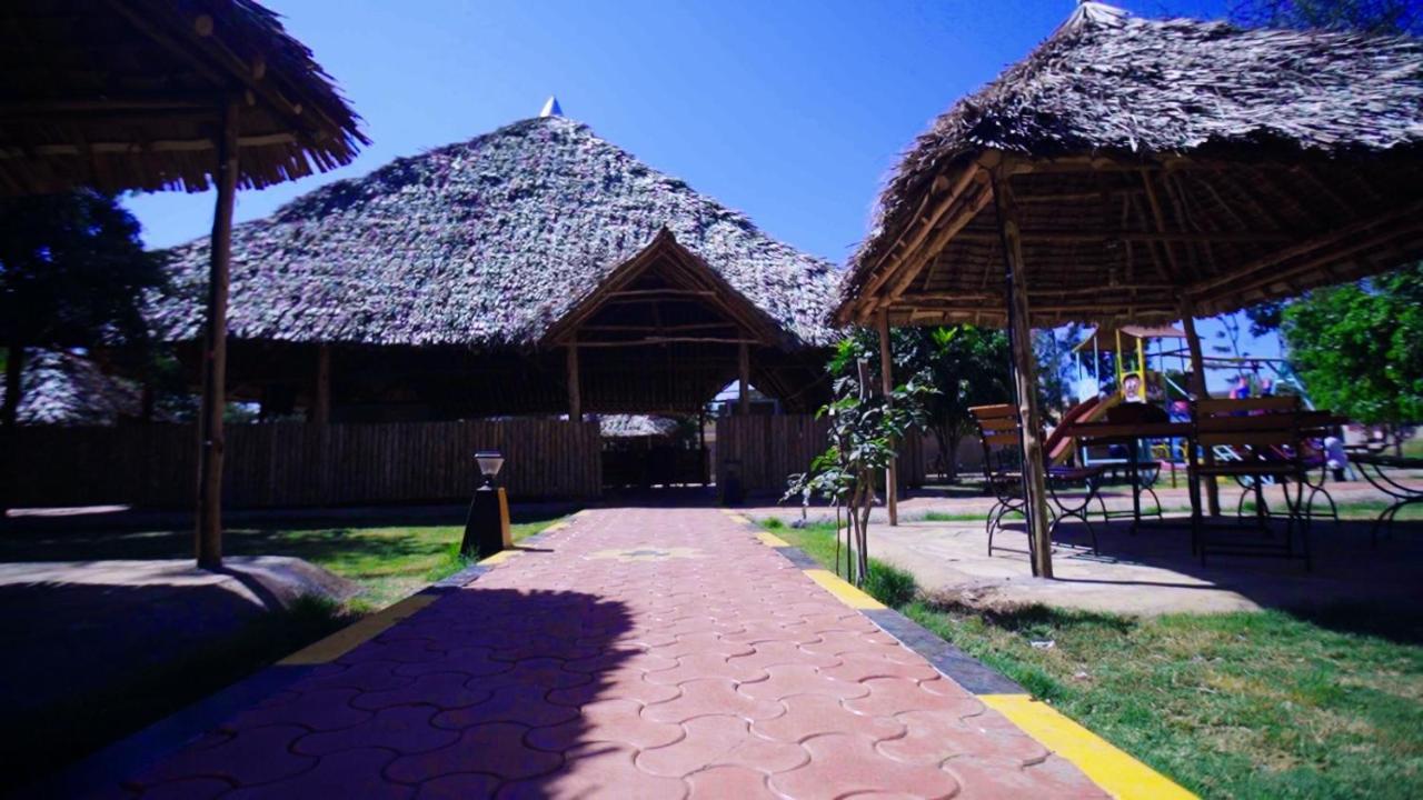 Amboseli Gateway Hotel Kimana Esterno foto